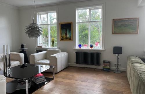 Vesturbær Villa | Downtown Villa - Embassy Quarter