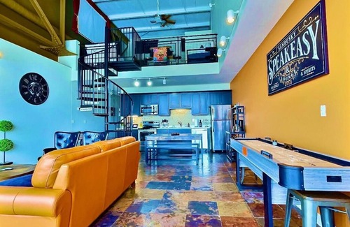 Sandusky Condominio | Downtown Waterfront Getaway Mario Room Breathtaking View Cedar Point Lake Erie!