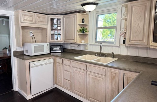 Whitestown Casa | Downtown Whitestown Retreat with King Suite, Private Pool & Spacious Backyard