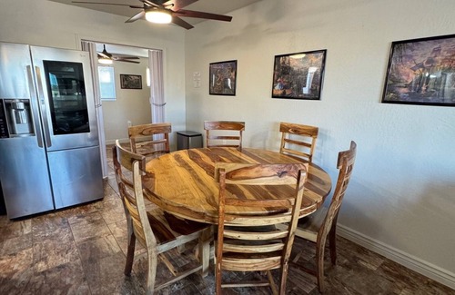 Arizona City Casa | DP Arizona View - 3 Bedroom/4 Beds and 1.5 Bathrooms -Beautiful Home-Large Yard