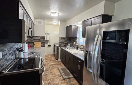 Arizona City Casa | DP Arizona View - 3 Bedroom/4 Beds and 1.5 Bathrooms -Beautiful Home-Large Yard