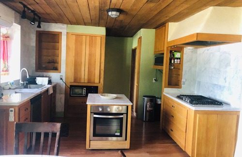 Pecos Casa | El huerto de la Dra. Chavez en Pecos/Santa Fe NM. renovada. Rio cerca para pesca