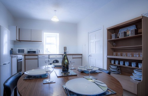 Tenby Apartamento | Dragons Den - 2 Bedroom Apartment - Tenby