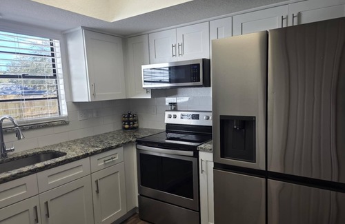 Spring Hill Casa | Dream home, safe and renovate