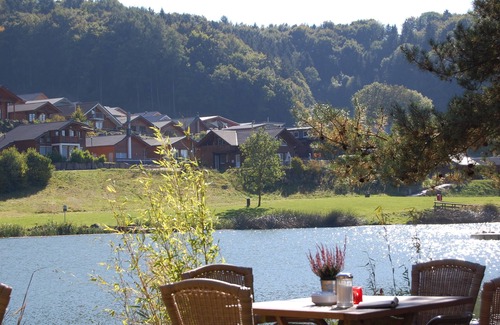 Rieden Casa | Casa de ensueño en el lago (grande) en el lago del bosque Rieden (Eifel)