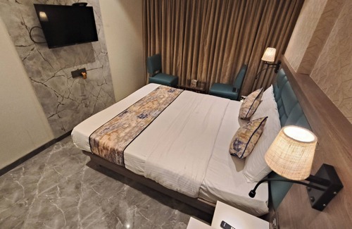 Mulund West Hotel | Dream Residency