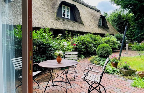 Brarupholz Casa | Dream vacation in a stylish thatched-roof house in a rural setting