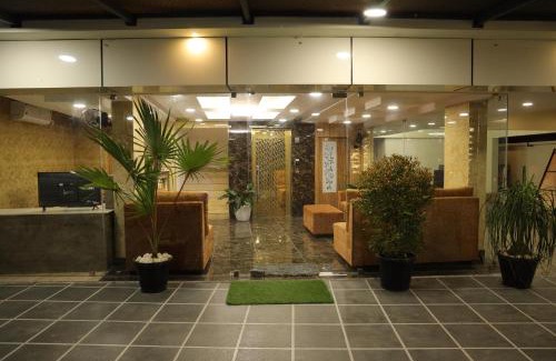 Alwaye Hotel | Dreams Paradise Airport Residency