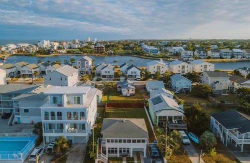 Carolina Beach Casa | Dreamy Cottage 2 Blocks to Beach, Boardwalk & Lake
