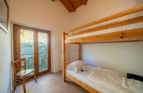 Brezzo di Bedero Apartamento | Dreamy Lakeview Attic Escape