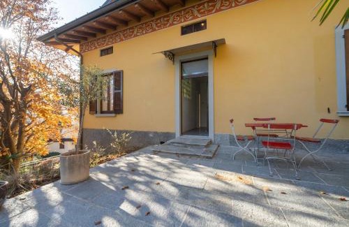 Brezzo di Bedero Apartamento | Dreamy Lakeview Attic Escape