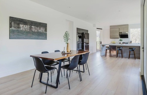 Piedmont Pines Apartamento | Dreamy Oakland 3BR w/ Parking, A/C & W/D, by Blueground