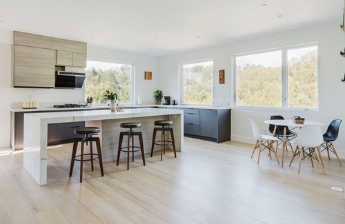 Piedmont Pines Apartamento | Dreamy Oakland 3BR w/ Parking, A/C & W/D, by Blueground