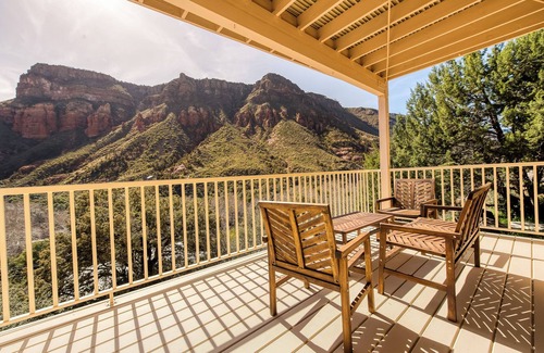 Sedona Casa | Dreamy Sedona Cabin in Oak Creek Canyon