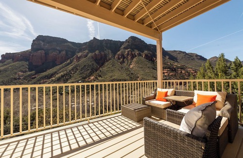 Sedona Casa | Dreamy Sedona Cabin in Oak Creek Canyon