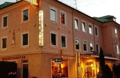 Elisabeth-Vorstadt Casa | Dreibettzimmer mit Dusche od. Bad, WC - Hohenstauffen, Hotel