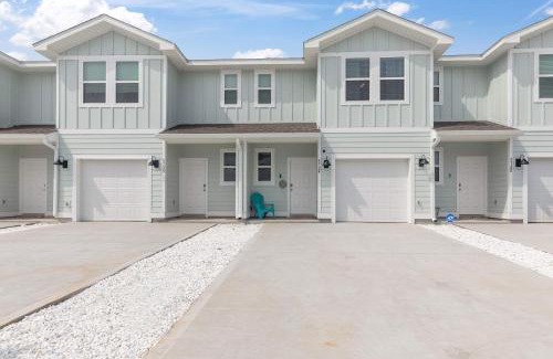 Gulf Breeze Casa | Drift Bay - Adventure Awaits! Zoo, Boat Ramp & Just Minutes from the Beach!