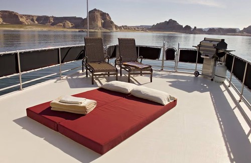 Wahweap Alquiler De Eote | Drift, Dream, Discover: Your Houseboat Adventure Awaits!
