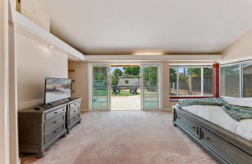 Goleta Casa | Driftwood Club - 4bd, Pet Friendly, Tennis Courts, Games