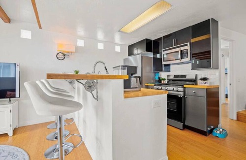 Summerland Casa | Driftwood Club - Ocean View, Hot Tub, Pet-Friendly