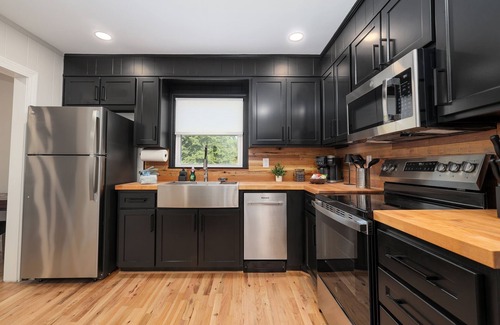 Henry Cabaña | Driftwood Cottage- Smith River Fly Fishing retreat