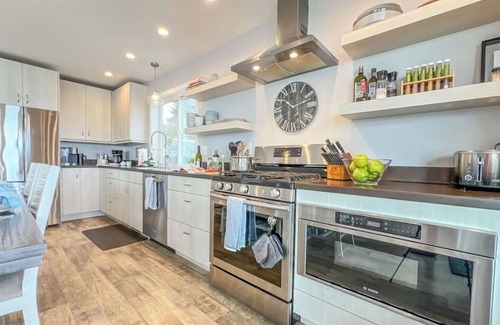 Lummi Island Casa | Driftwood Dreams: Cozy for Fall & Beautiful Views