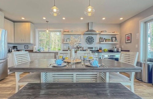 Lummi Island Casa | Driftwood Dreams: Cozy for Fall & Beautiful Views