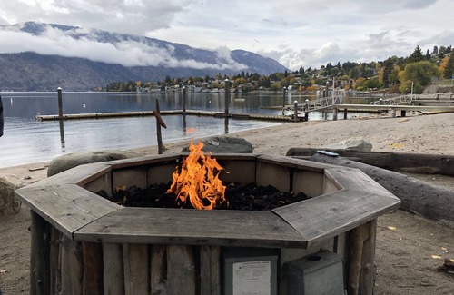 Wapato Point Casa | Driftwood Point en Wapato Point