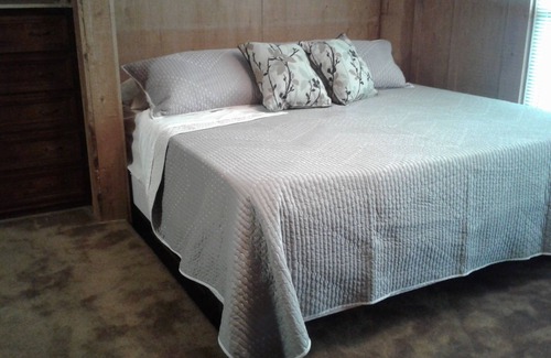 Steelville Cabina | Driftwood River Lodge en el río Meramec. Steelville, MO.