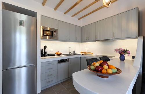 Herronisos Apartamento | Droufakos’ home, Lux seafront apartment w. View