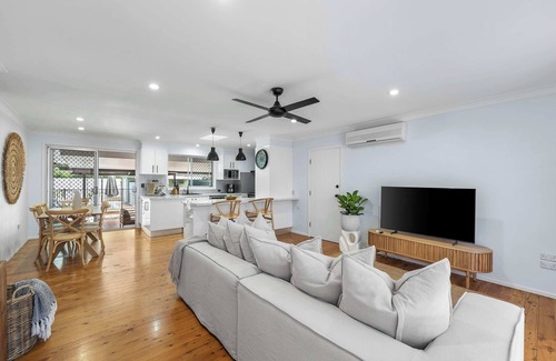 Currumbin Waters Casa | Drumfish Summary: Wel