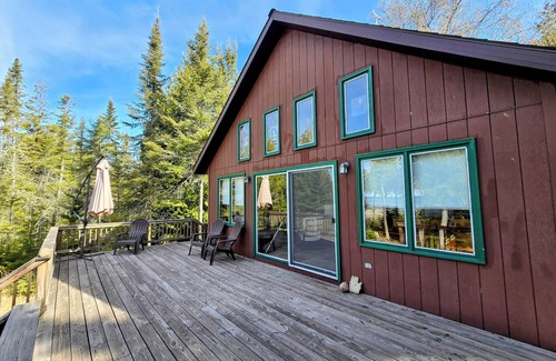 Drummond Island Cabaña | Cream City Cottage - ¡3 kayaks y una gran bahía para explorar!