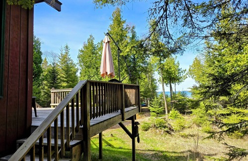 Drummond Island Cabaña | Cream City Cottage - ¡3 kayaks y una gran bahía para explorar!