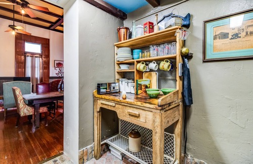 Scott Apartamento | DT Scott-TWO Historic Units: Old Bank + Studio