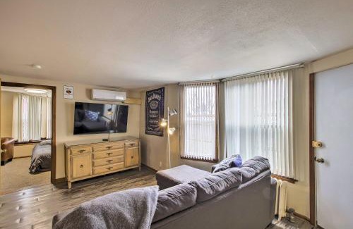 Sheboygan Apartamento | Dtwn Sheboygan Apt Above Local Bar!