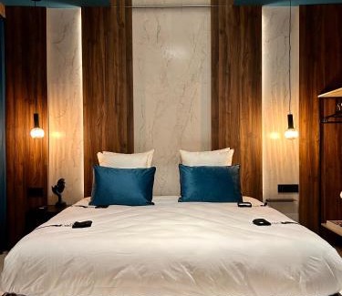 Port-de-Bouc Casa | Dual Experience Love Room pour 2 à 4 personnes