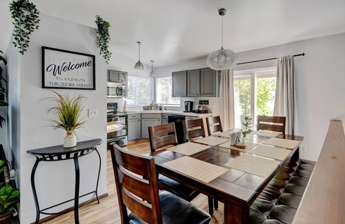 Loveland Casa | Dual King Suites & Game Room ~ A Gem on Turquoise St