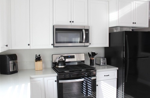 Moreno Valley Casa | Dual Master Rooms - Perfect for Groups & Privacy - Family-friendly - Fire Pit