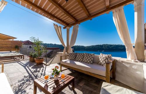 Cavtat Villa | Dubrovnik-Cavtat Villa Mima -Sea front Villa with pool