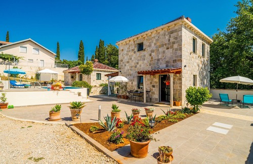 Mocici Chalet De Esquí | Dubrovnik Chalets - 2 charming stone houses