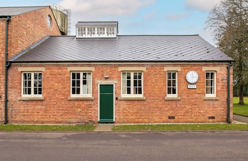 Bicester Casa | Duclos Private room at Bicester Heritage