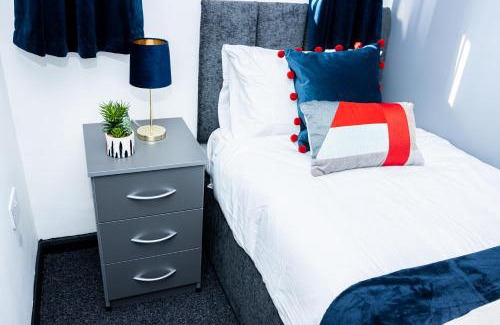 Dudley Casa | DUDLEY 3 Bed House-PERFECT FOR CONTRACTORS-FAMILIES-LONG & SHORT STAY