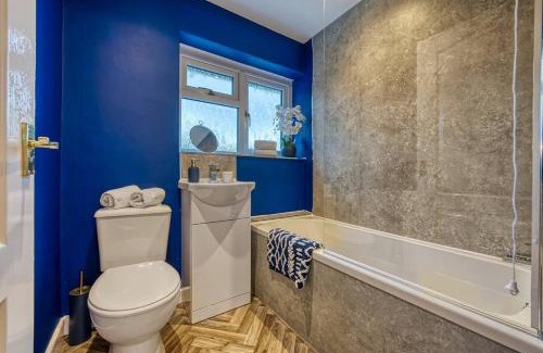 Dudley Casa | Dudley-5 Beds-contractors-parking-long Stay!