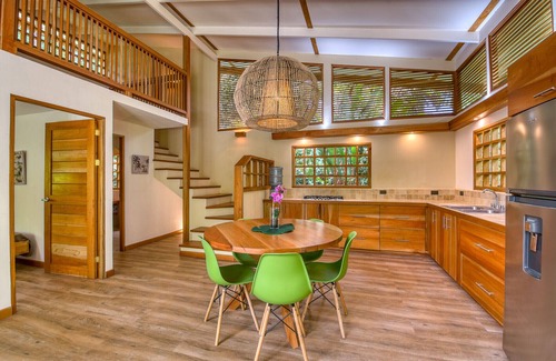 Chiguata Chalet De Esquí | Casa Duna. Casa diseño tropical & piscina privada