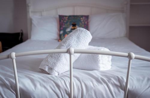 Dundee Apartamento | Dundee themed apartment with free parking