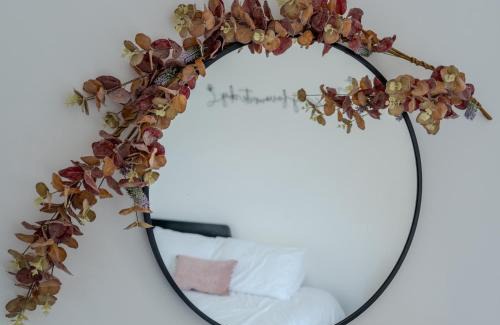 Dundee Apartamento | Dundee themed apartment with free parking