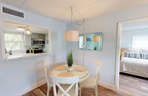 Dunedin Condominio | Dunedin Honeymoon Island Getaway! Kayaks, Bikes & Sunsets! Waterfront Community