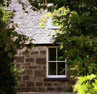 Caroy Casa | Dunvegan Castle Gardens Cottage