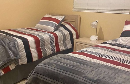 Lake Worth Corridor Casa | Duplex- 6 min to the beach