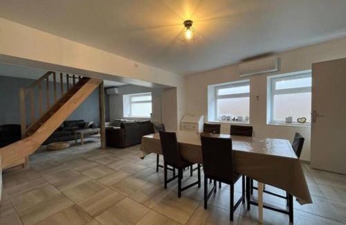Vernou-la-Celle-sur-Seine Apartamento | Duplex 8 lits proche forêt Fontainebleau